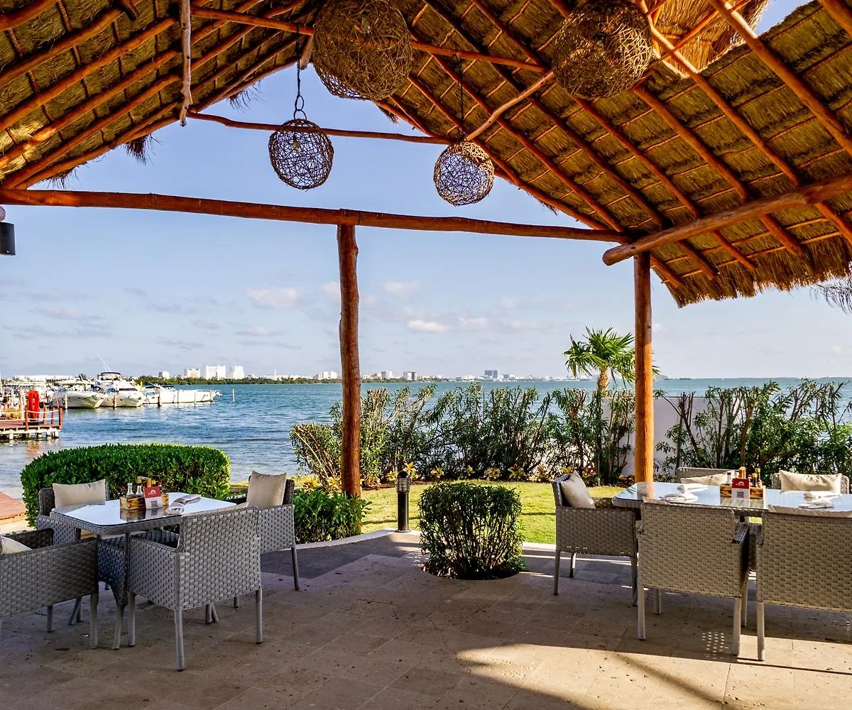 Sunset Marina & Yacht Club Hotel Cancun