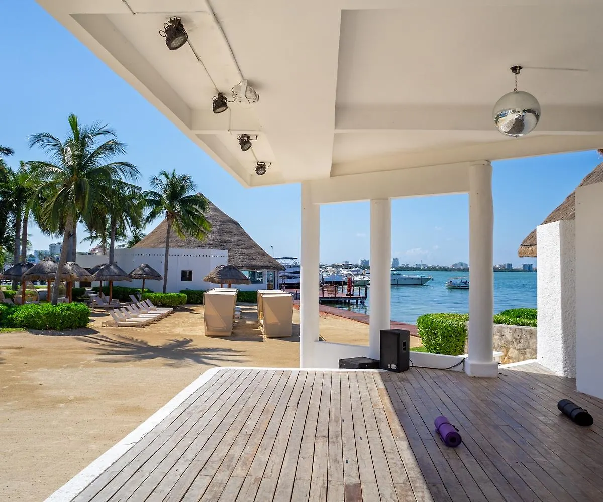 Sunset Marina & Yacht Club Hotel Cancun Mexico