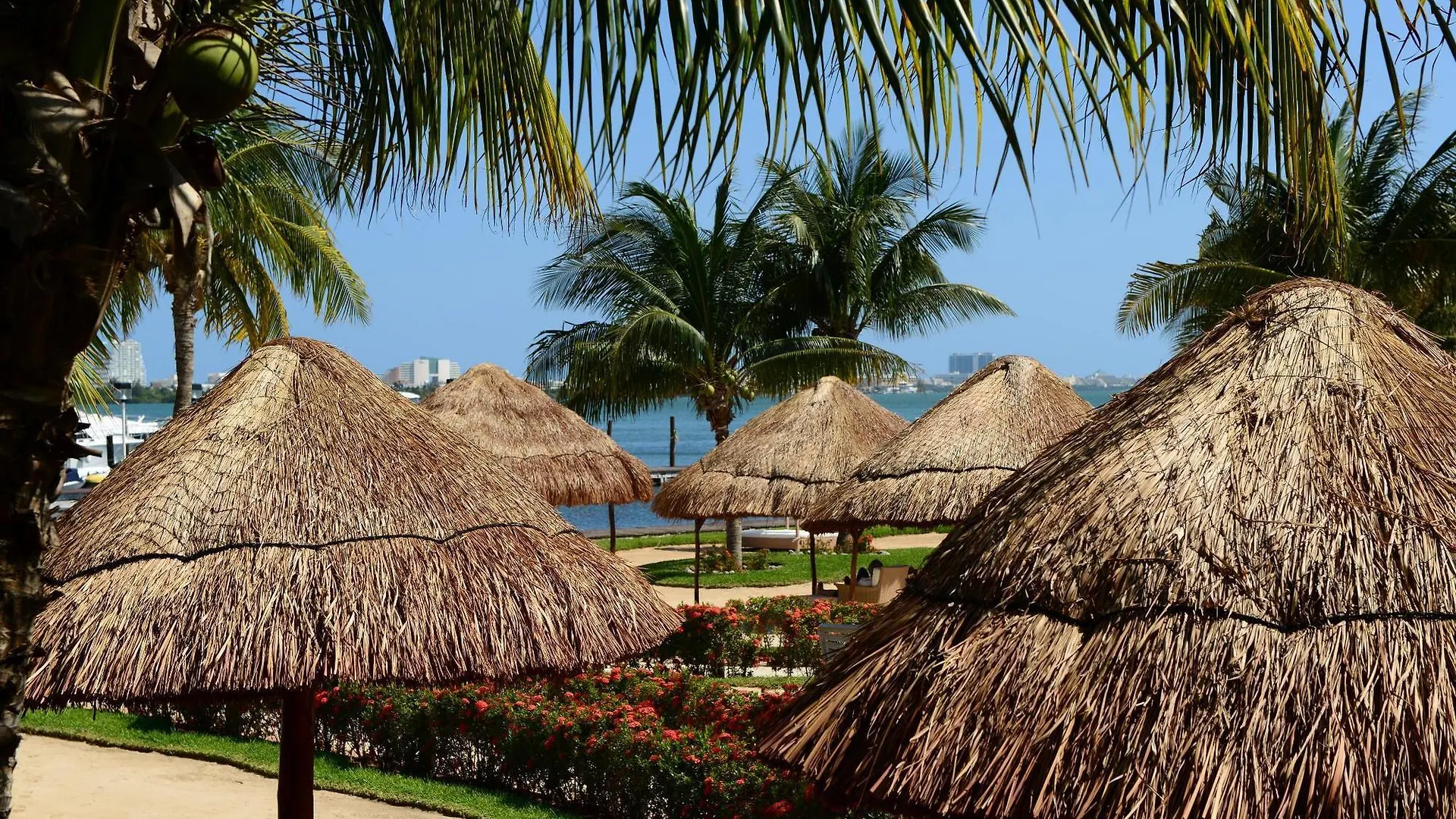 Sunset Marina & Yacht Club Hotel Cancun Resort