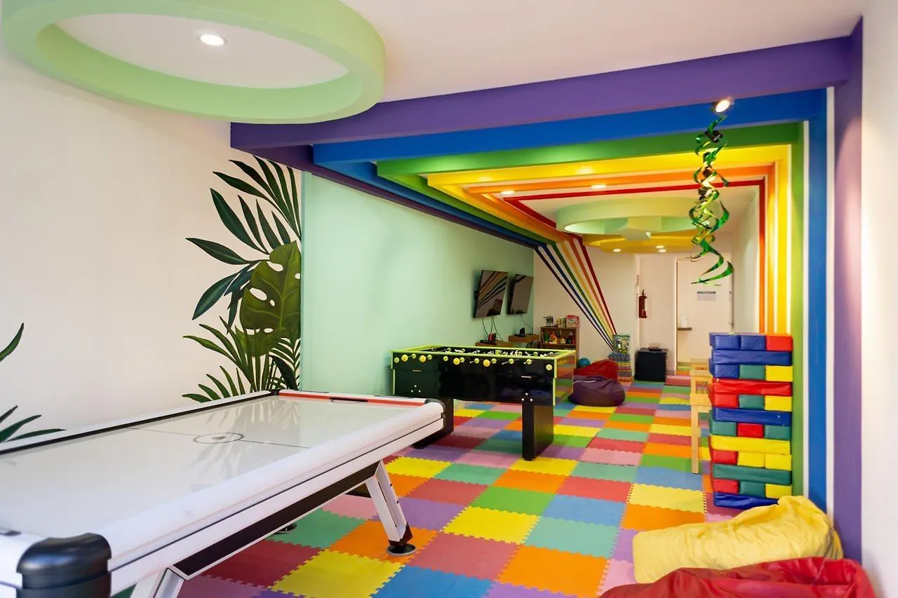 מלון קנקון Sunset Marina & Yacht Club