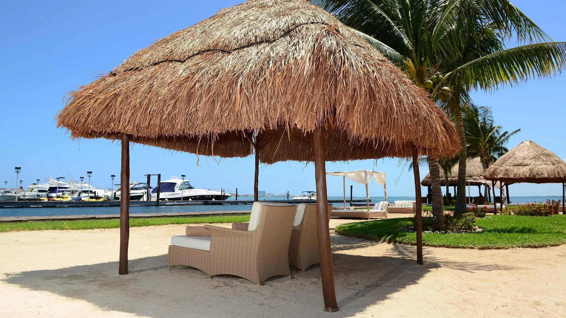 Sunset Marina & Yacht Club Hotel Cancun 4*,
